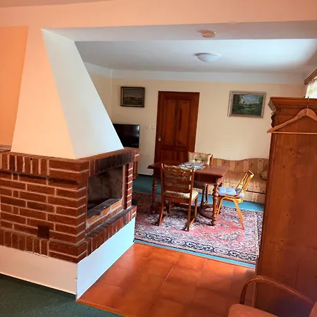 Gasthof Rodinny U Nouzu